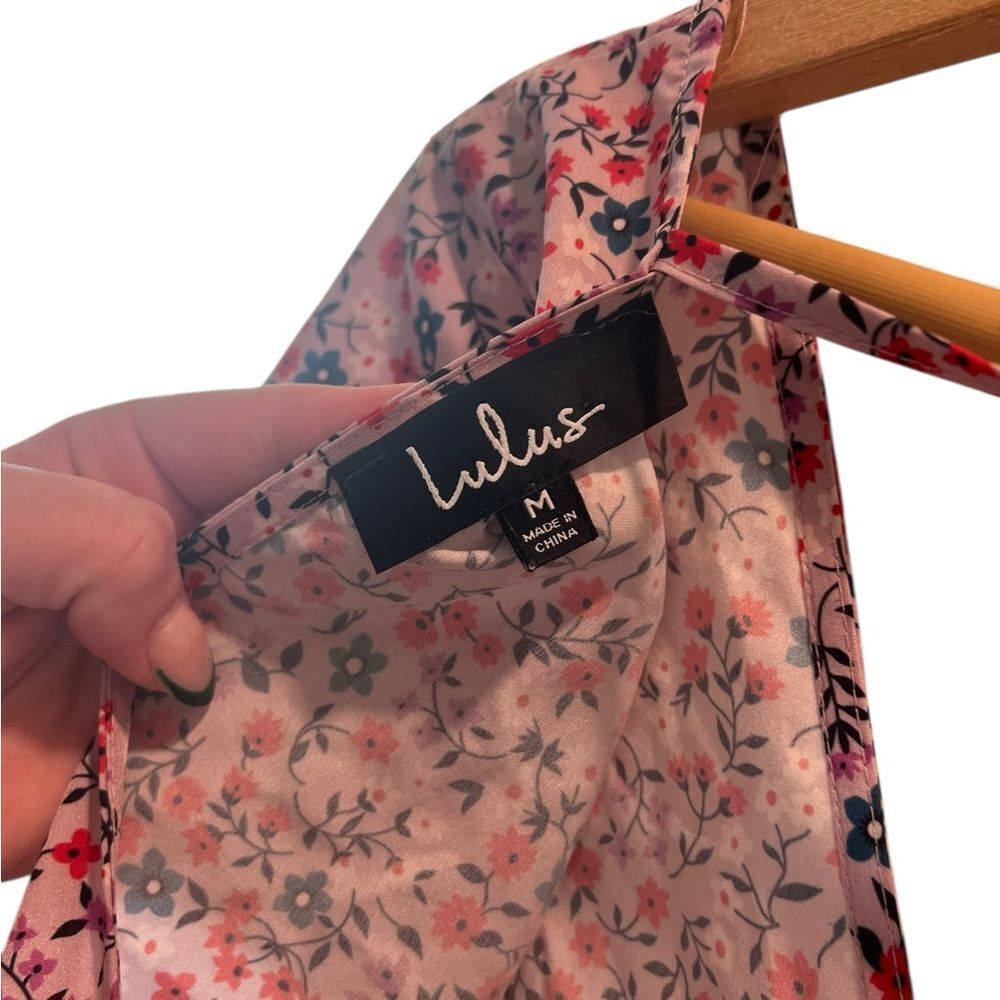 Lulus Pink Floral V-Neck Romper Back Tie Short Sleeve Size Medium - Picture 4 of 7